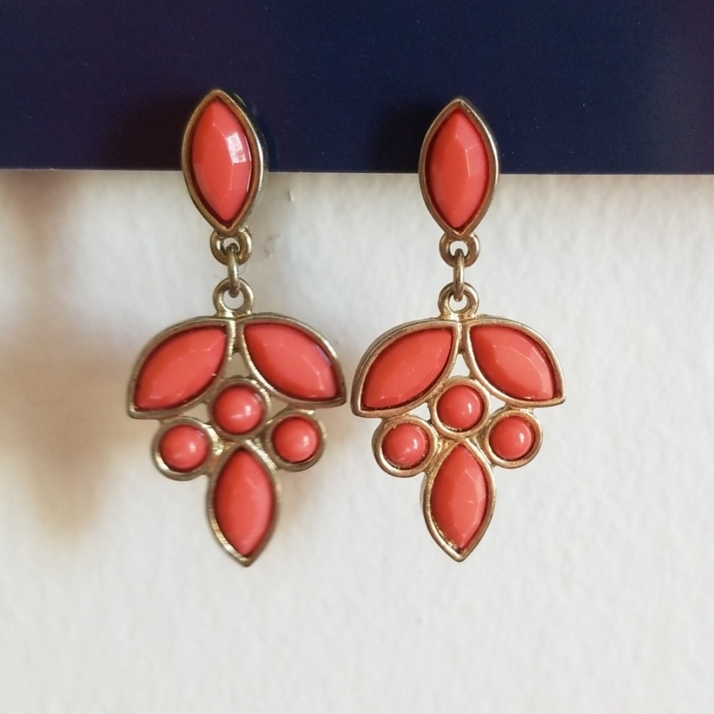 Pink dangling earrings